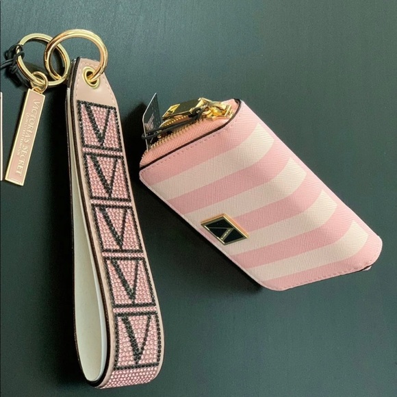 SOLD ❌❌VS Signature Pink Striped Tote Gift Set - Picture 10 of 13